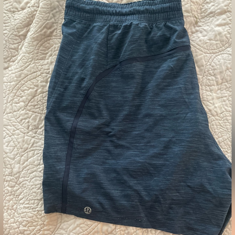 Lululemon Men’s Blue athletic shorts